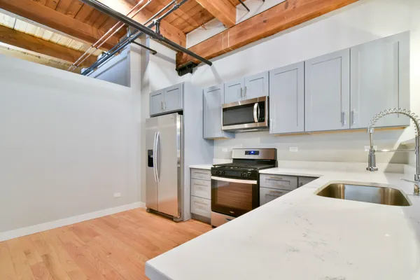 $2,700 | 11 East Illinois Street, Unit 503, Chicago, IL 60611