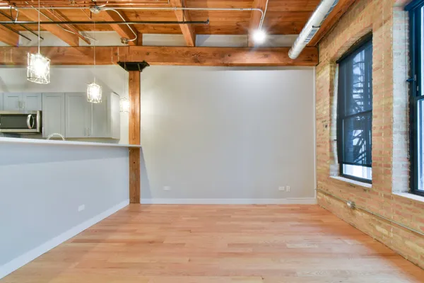 $2,700 | 11 East Illinois Street, Unit 503, Chicago, IL 60611