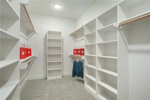 $679,950 | 19521 West 114th Terrace, Olathe, KS 66061