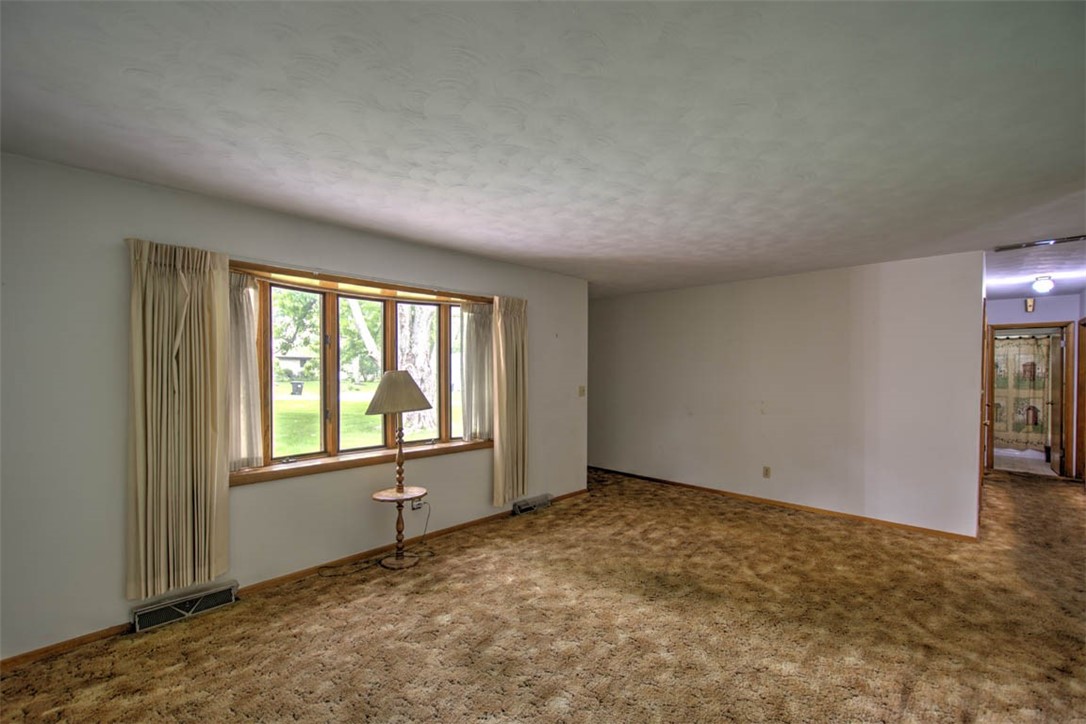 2220 Dunes Street Decatur, IL 62526 - Photo 8 of 29 Gallery Image 8