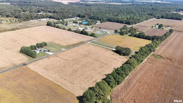 $47,000 | 1682 W Coon Creek Lane, Flora, IL 62839