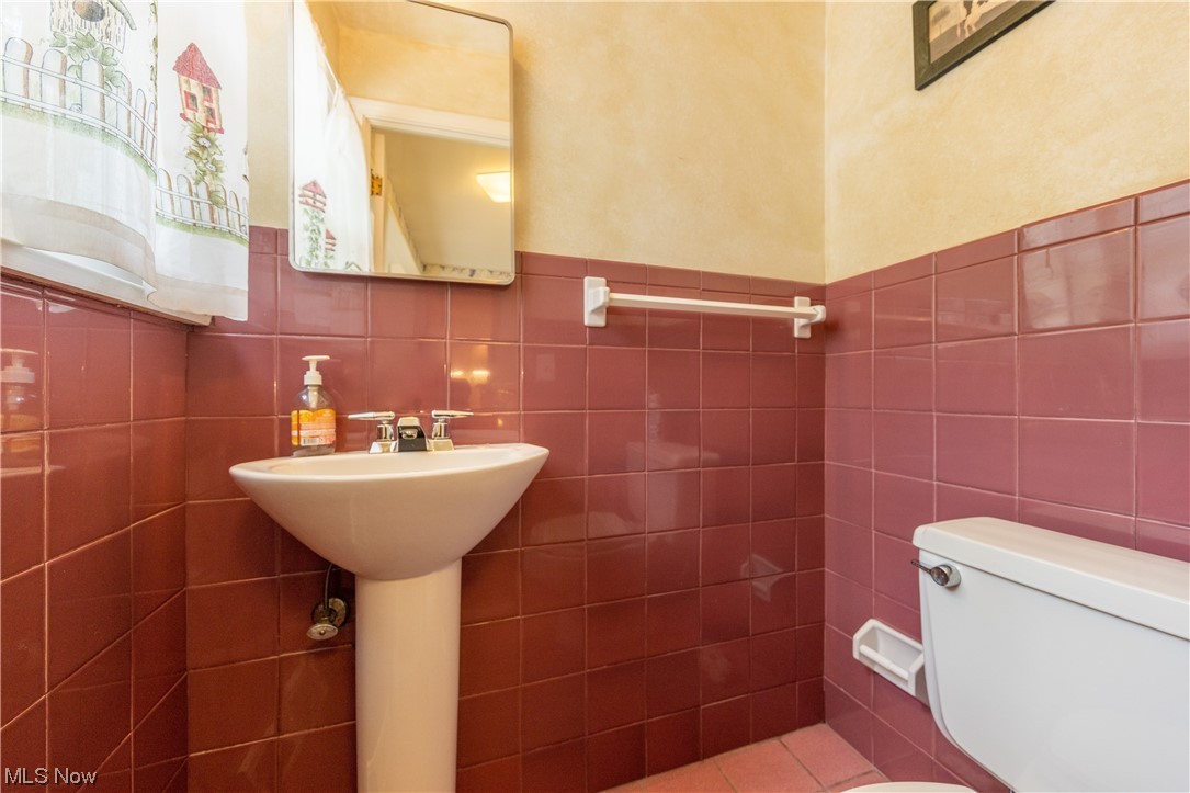 2589 Norfolk Road Cleveland, OH 44106 - Photo 10 of 35 Gallery Image 10
