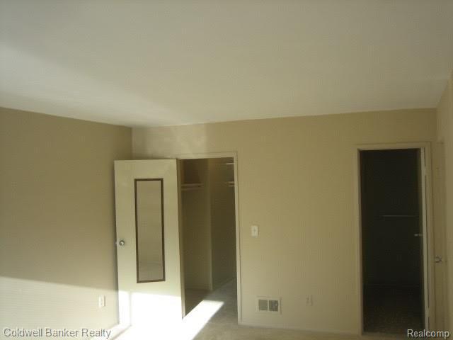 2015 Klingensmith Road, Unit 54 Bloomfield Hills, MI 48302 - Photo 16 of 22