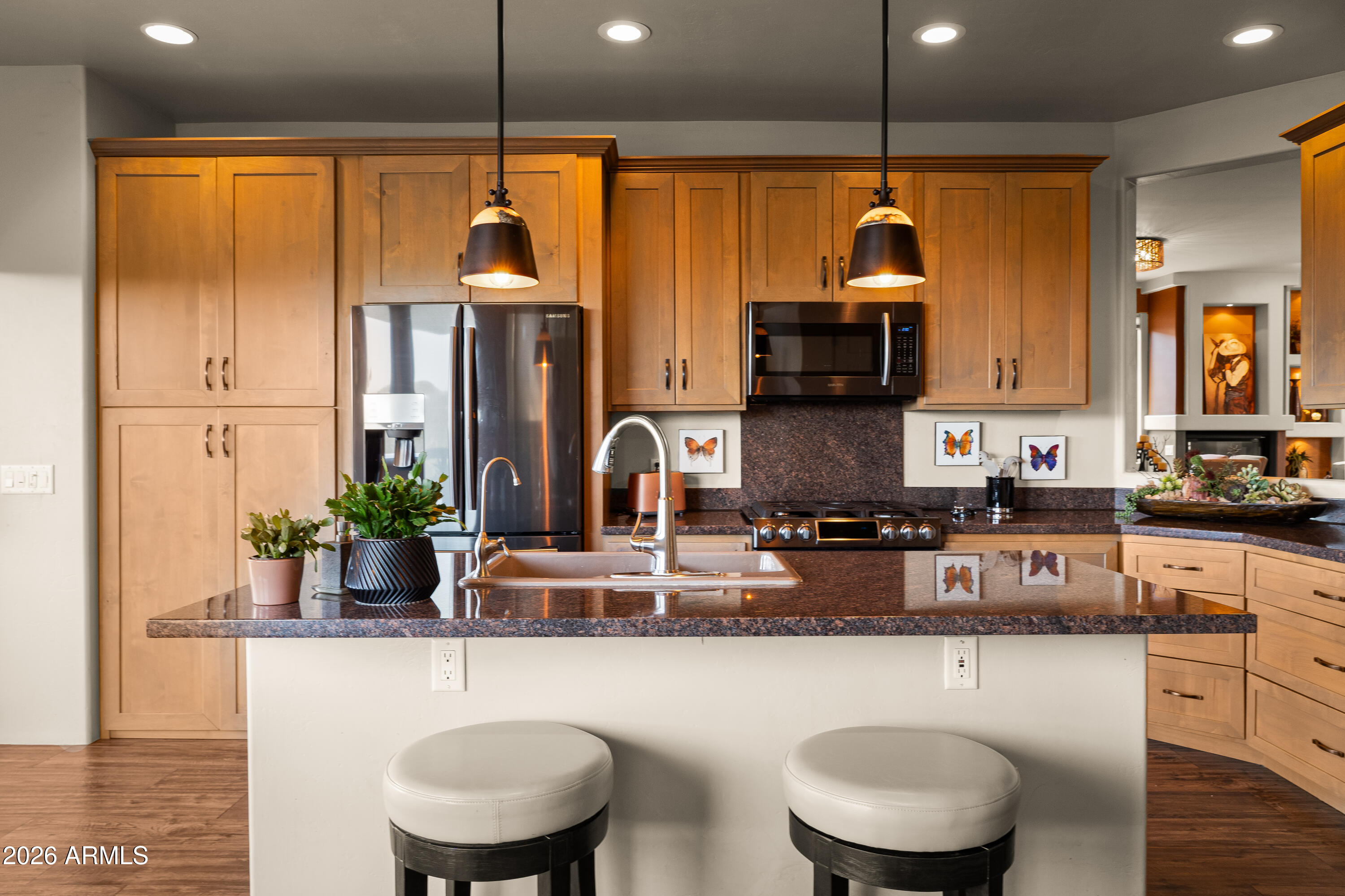 2335 Mule Deer Road Sedona, AZ 86336 - Photo 17 of 50 kitchen/breakfast bar
