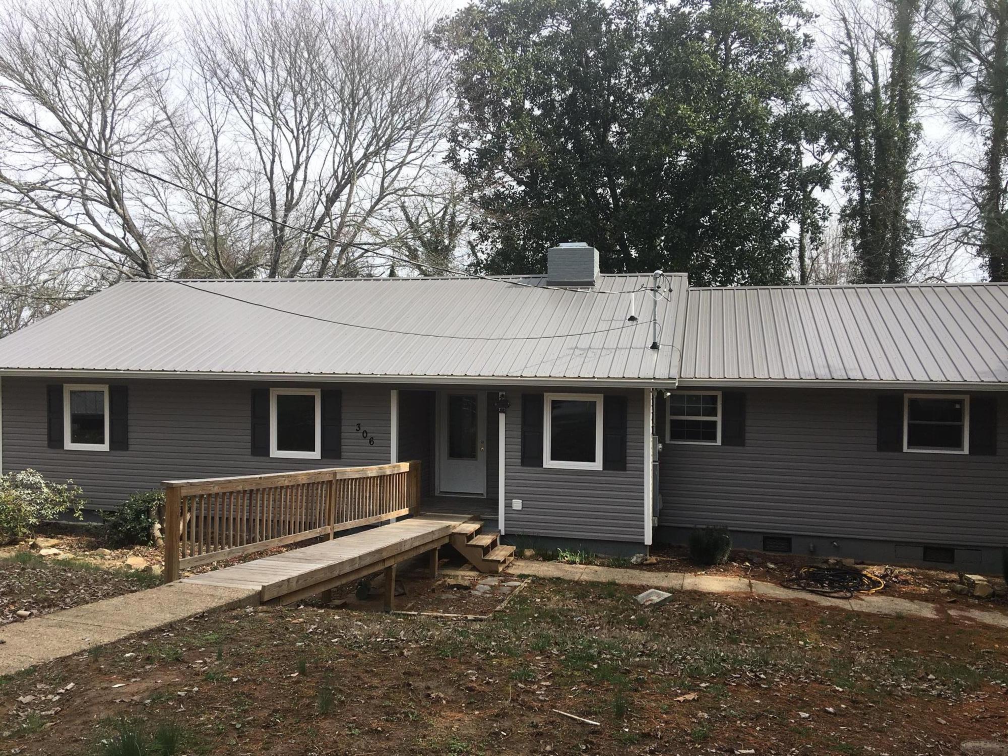 306 East Faunce Lane Oak Ridge, TN 37830 - Photo 1 of 15 306faunceFRT