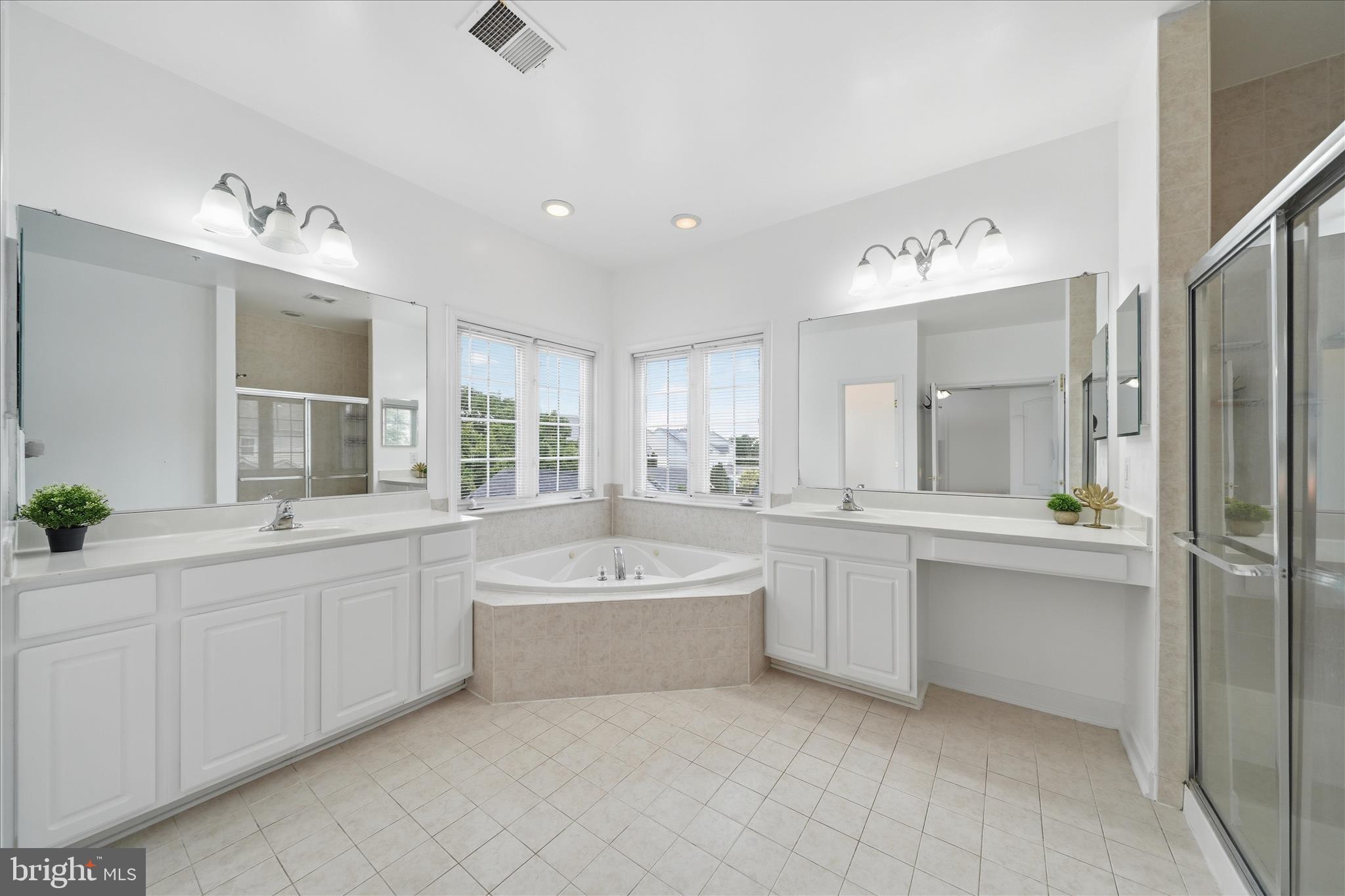 23121 Frederick Road Clarksburg, MD 20871 - Photo 23 of 48 Primary Bathroom