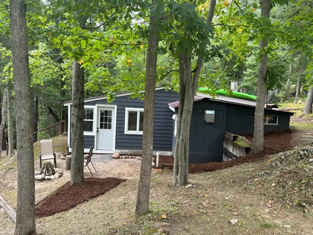 $105,000 | 1112 Lake Drive, Harrison, MI 48625