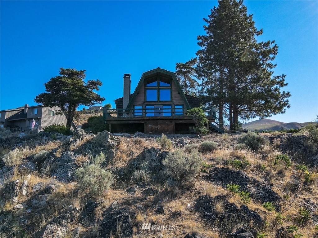 111 Riviera Place Chelan, WA 98816 - Photo 3 of 24 Gallery Image 3