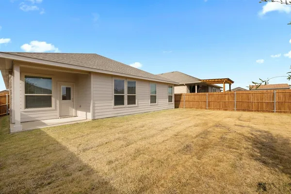 $2,225 | 155 Dogwood Avenue, Rhome, TX 76078