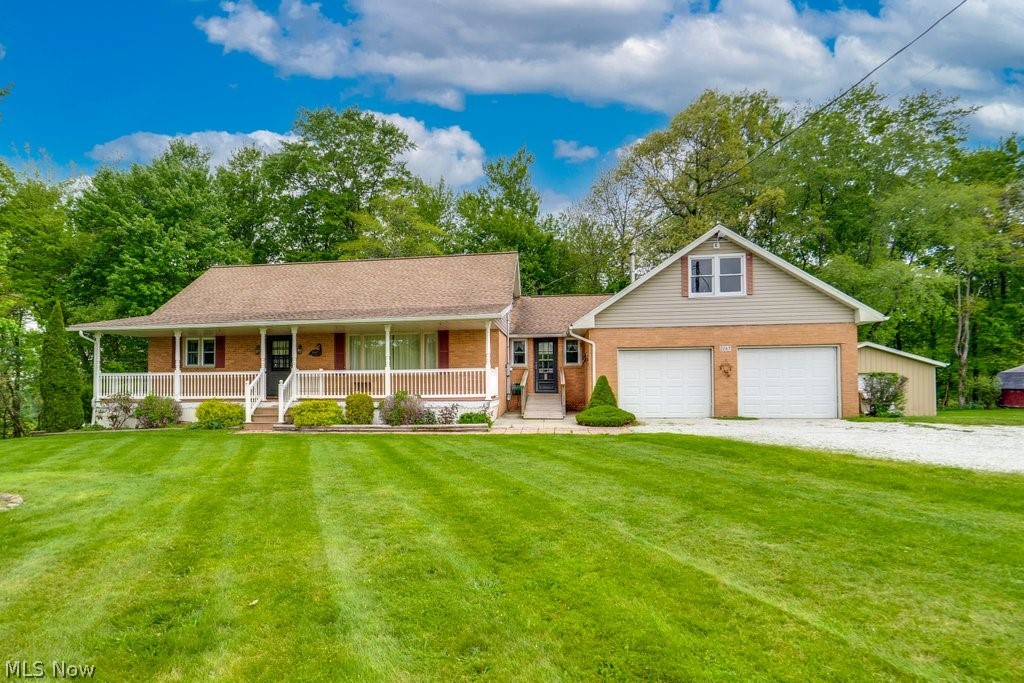 2267 Bellflower Road East Rochester, OH 44625 - Photo 4 of 48