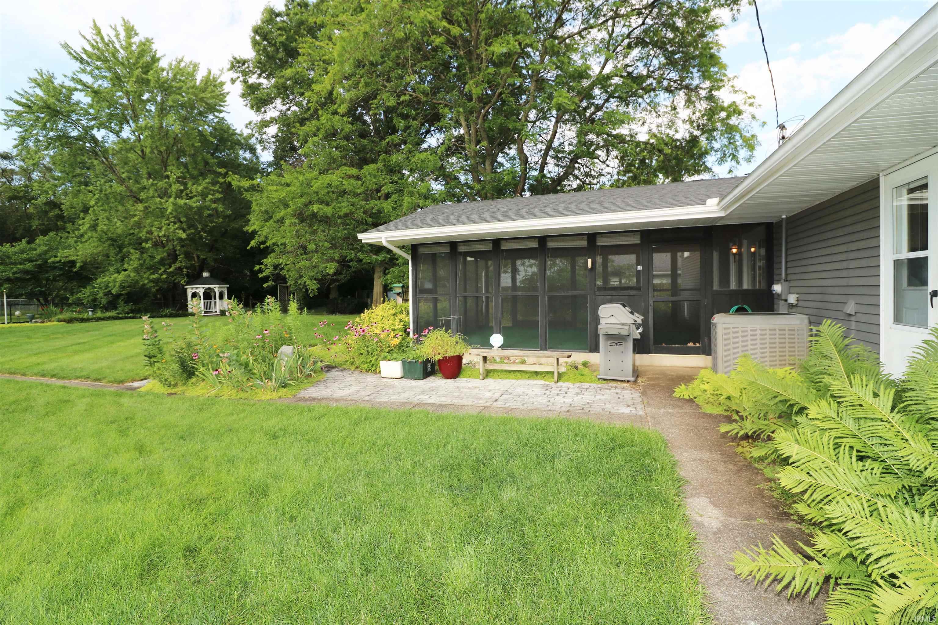 11167 Edison Road Osceola, IN 46561 - Photo 3 of 36