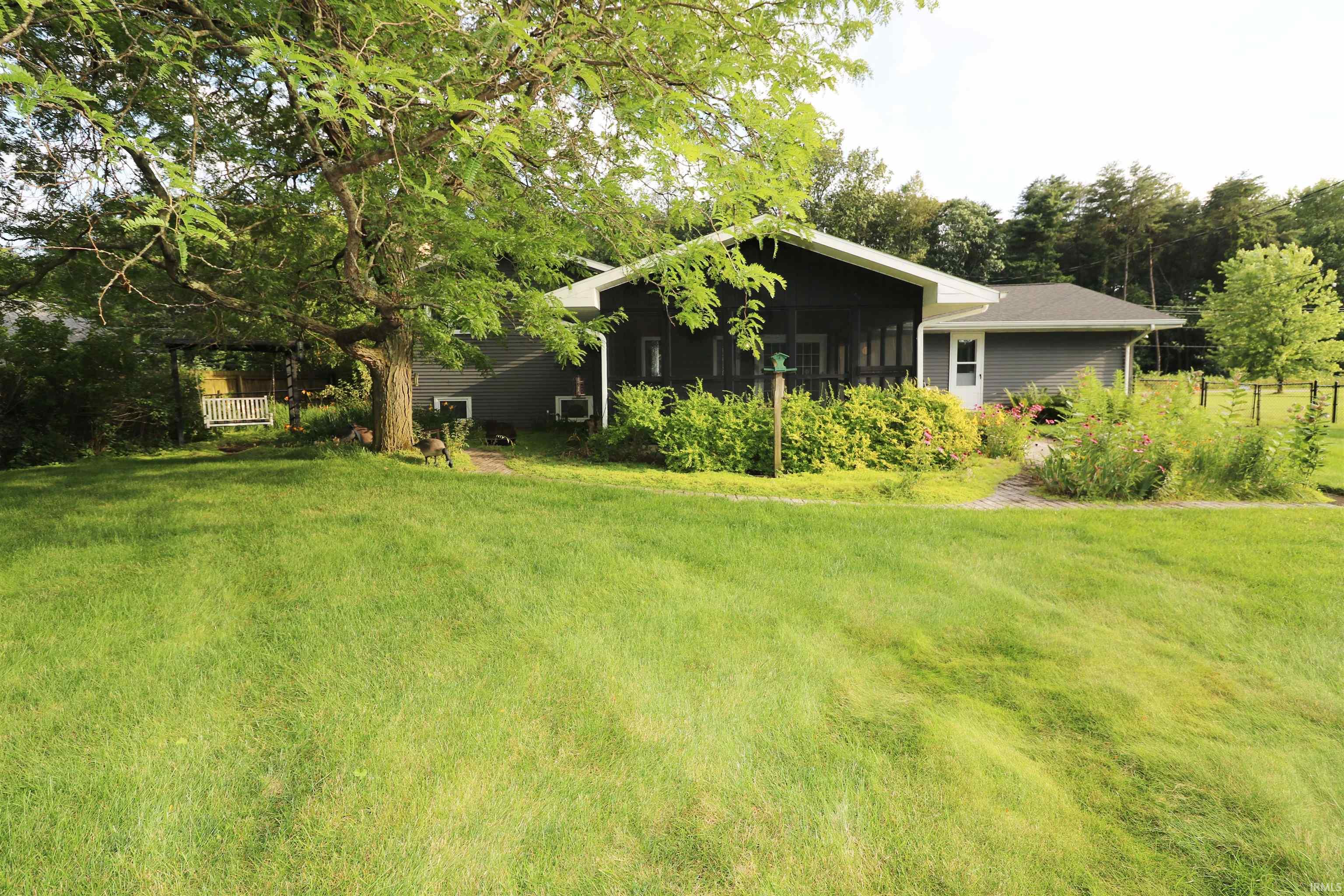 11167 Edison Road Osceola, IN 46561 - Photo 4 of 36