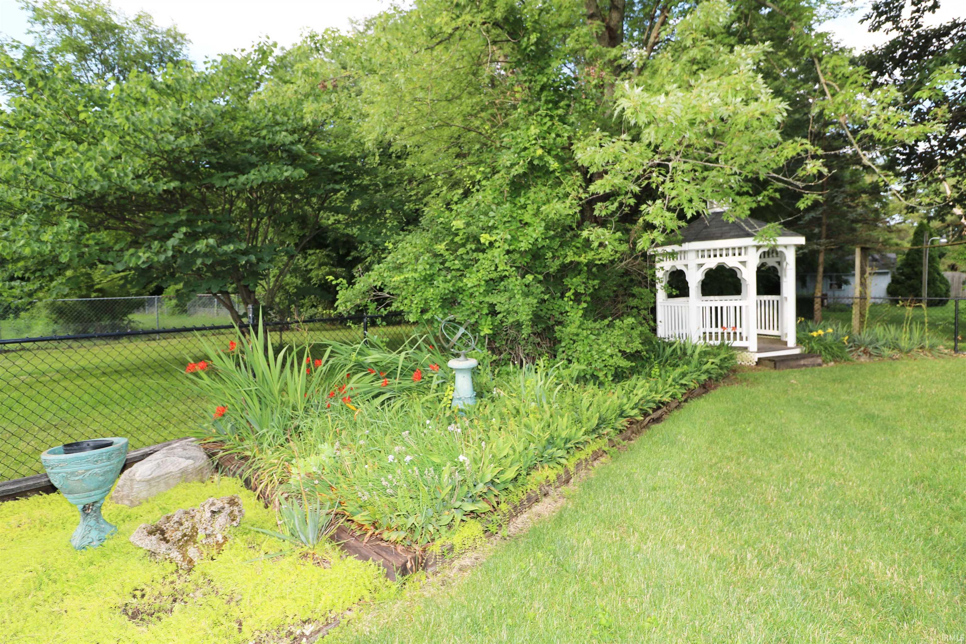 11167 Edison Road Osceola, IN 46561 - Photo 7 of 36