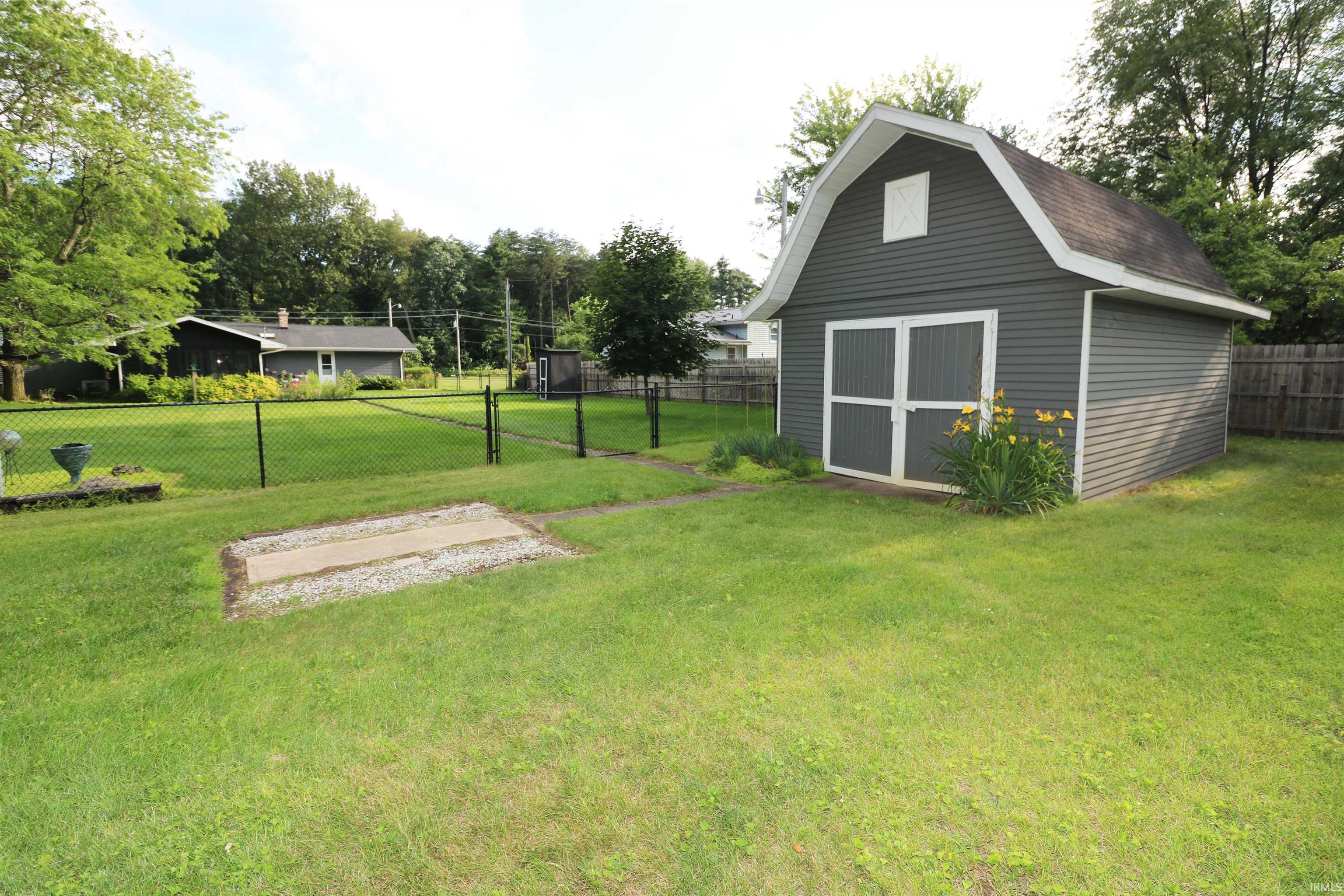 11167 Edison Road Osceola, IN 46561 - Photo 8 of 36