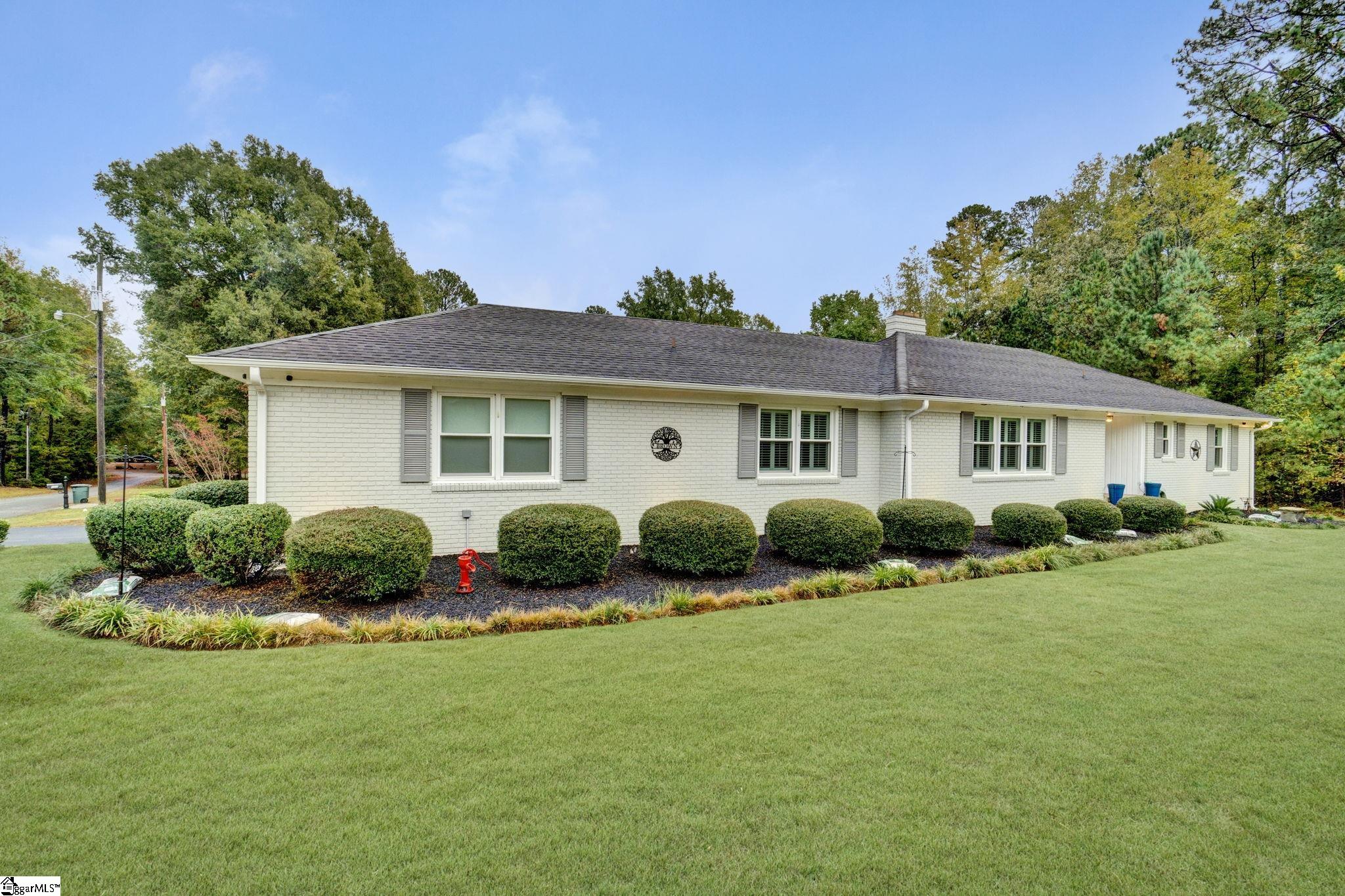 607 South Adair Street Clinton, SC 29325 - Photo 2 of 50