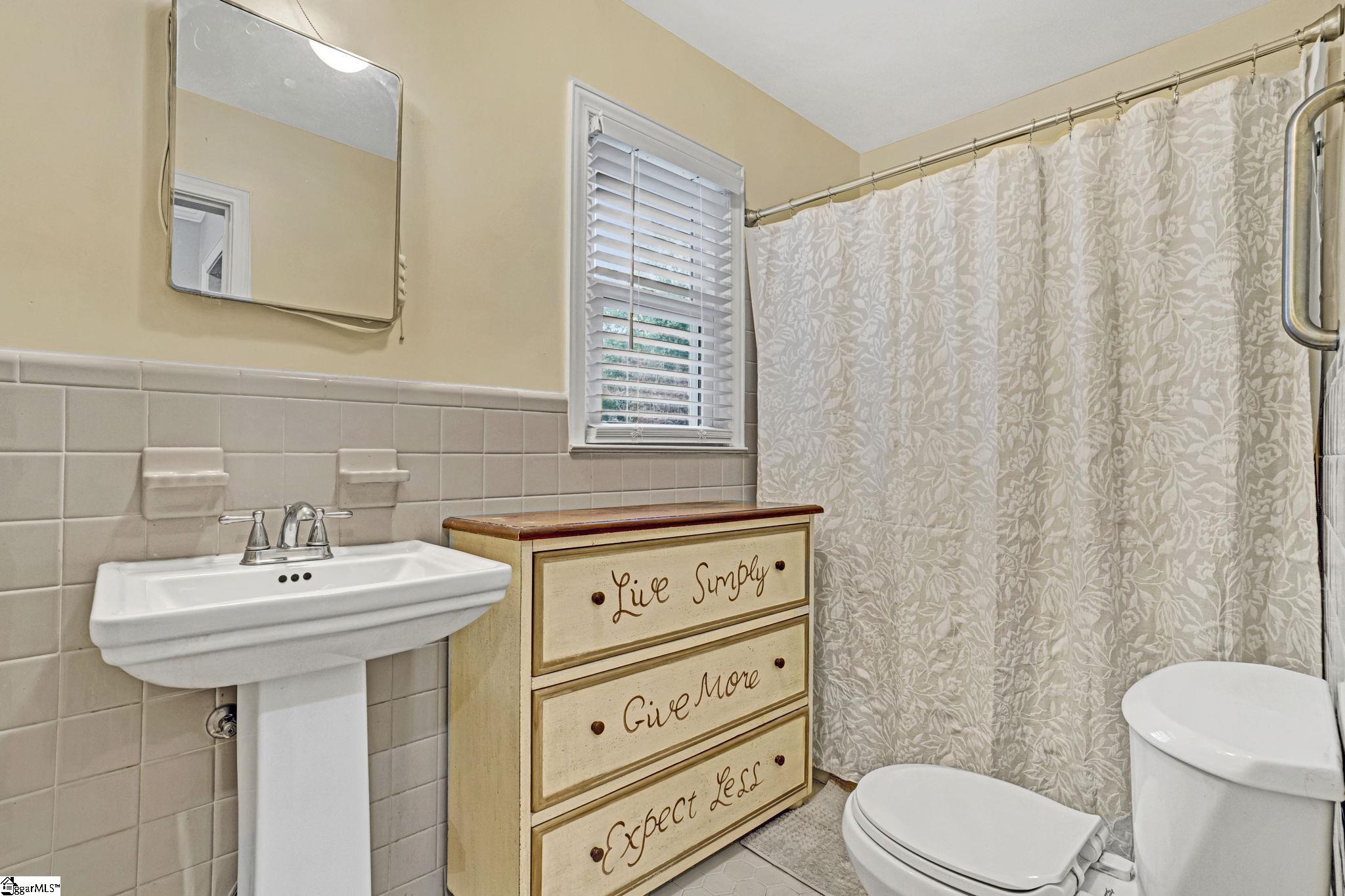 607 South Adair Street Clinton, SC 29325 - Photo 27 of 50