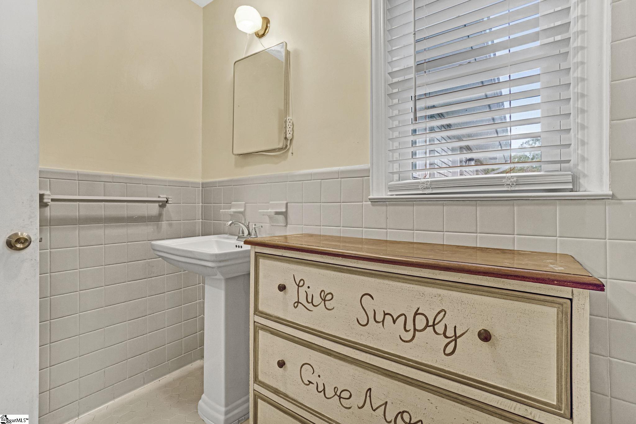 607 South Adair Street Clinton, SC 29325 - Photo 28 of 50