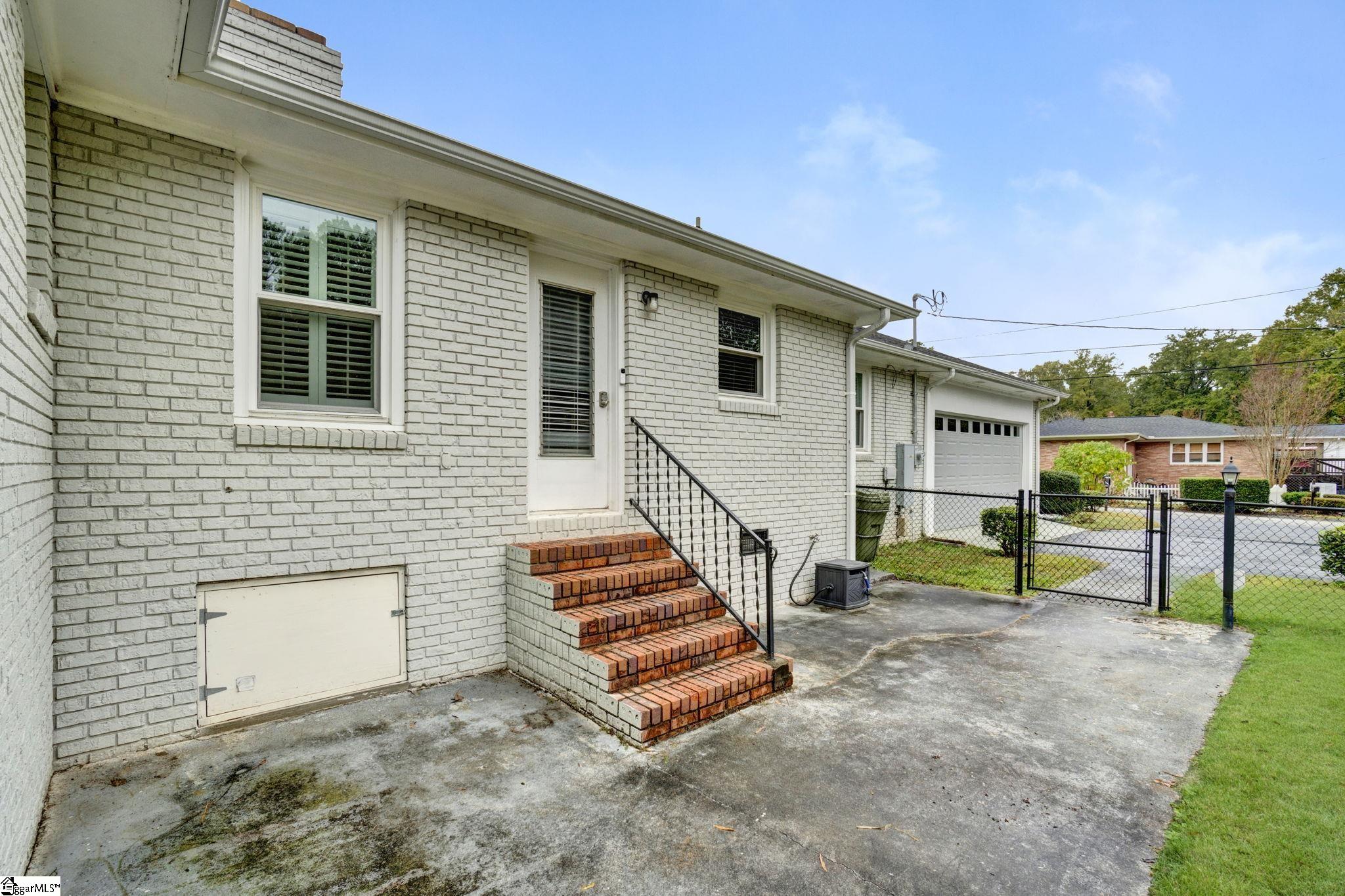 607 South Adair Street Clinton, SC 29325 - Photo 34 of 50