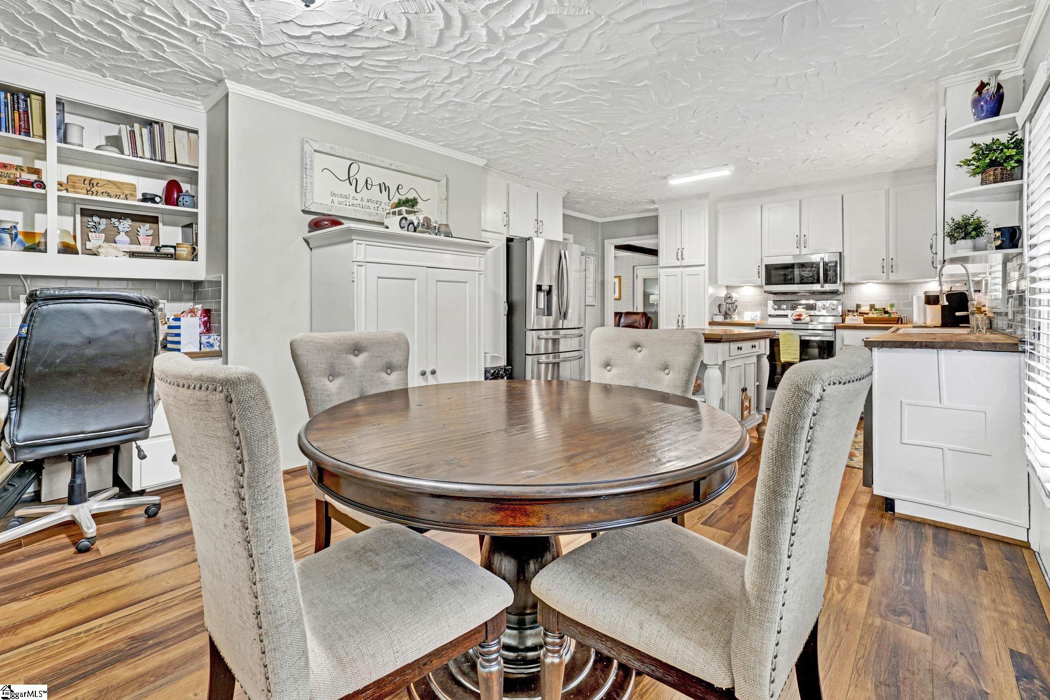 607 South Adair Street Clinton, SC 29325 - Photo 4 of 50