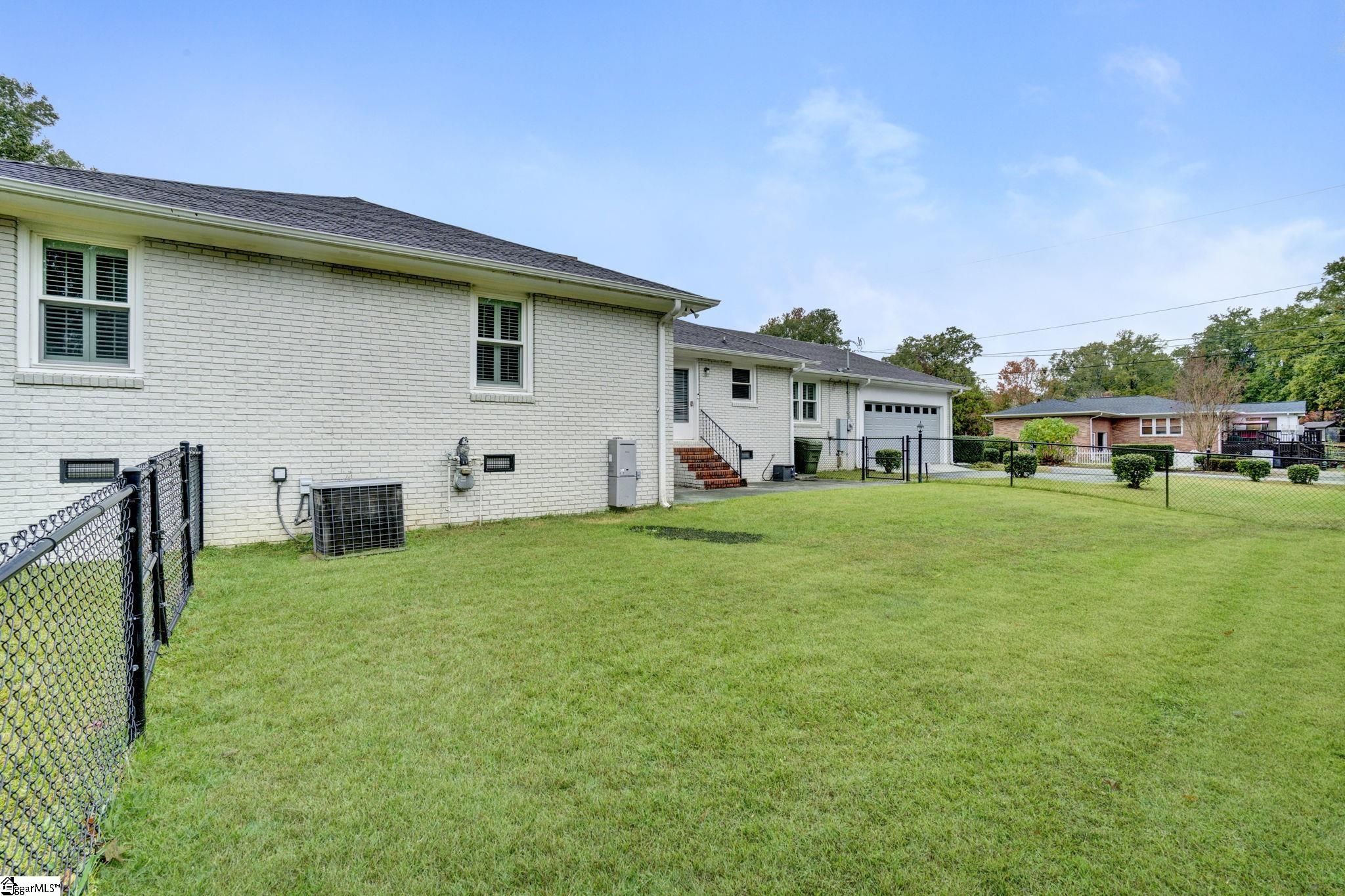 607 South Adair Street Clinton, SC 29325 - Photo 41 of 50