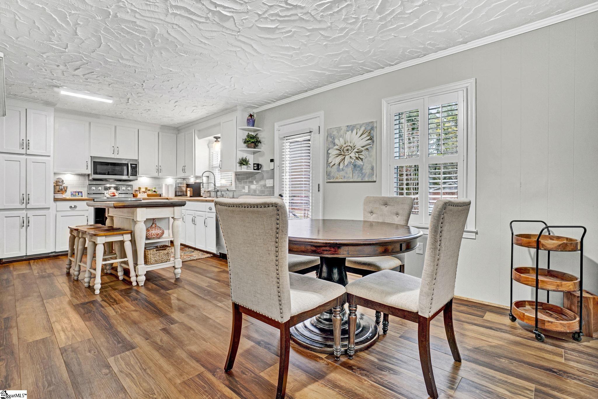 607 South Adair Street Clinton, SC 29325 - Photo 5 of 50