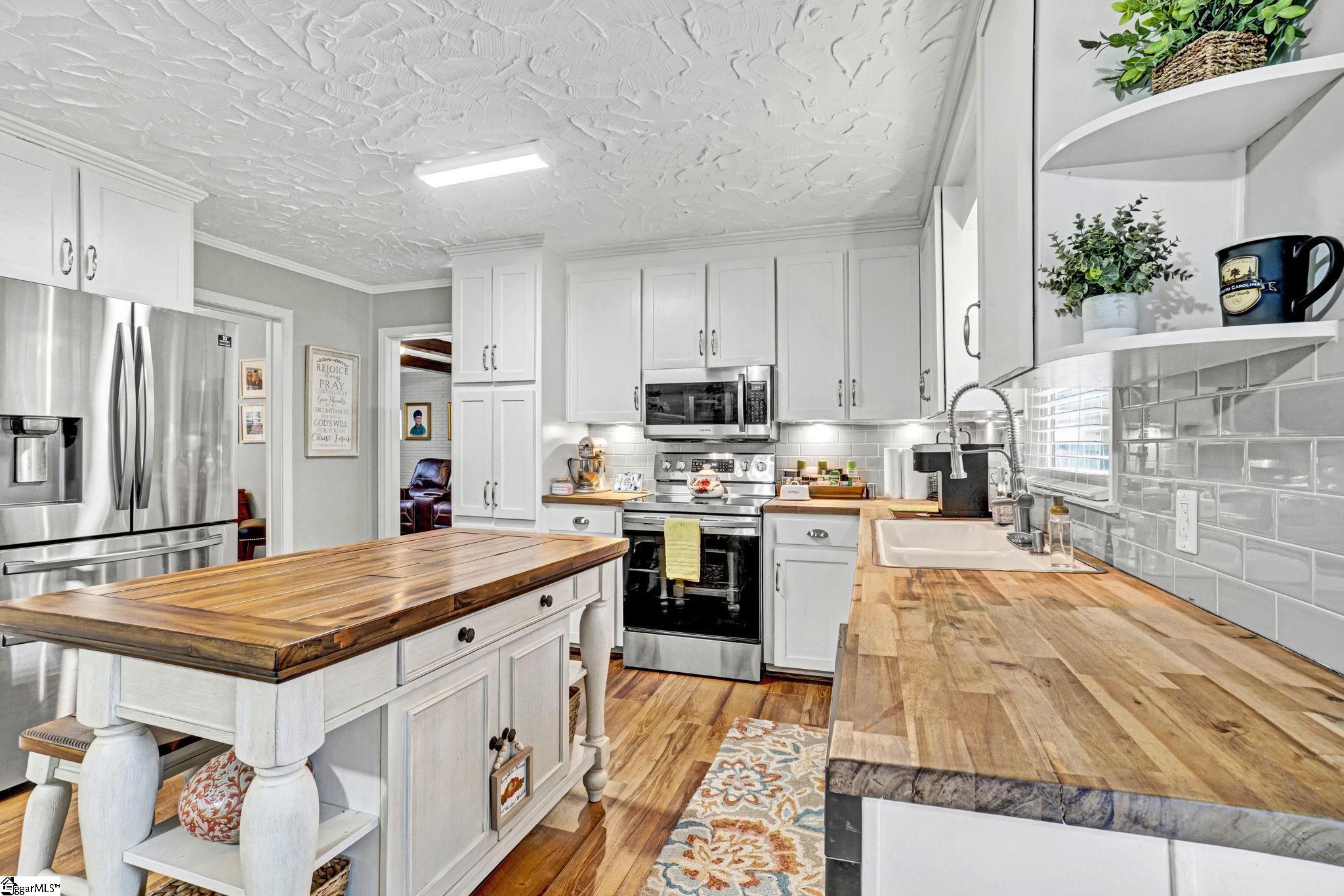 607 South Adair Street Clinton, SC 29325 - Photo 6 of 50