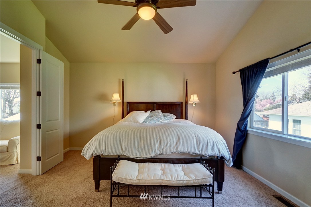 2132 Northeast 12th Street Renton, WA 98056 - Photo 14 of 25 Gallery Image 14