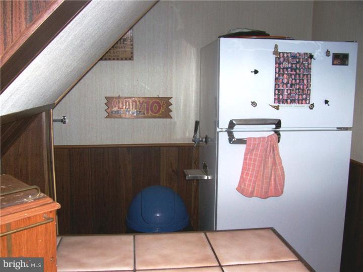 3233 Stoudts Ferry Bridge Road Reading, PA 19605 - Photo 10 of 19 Wet Bar
