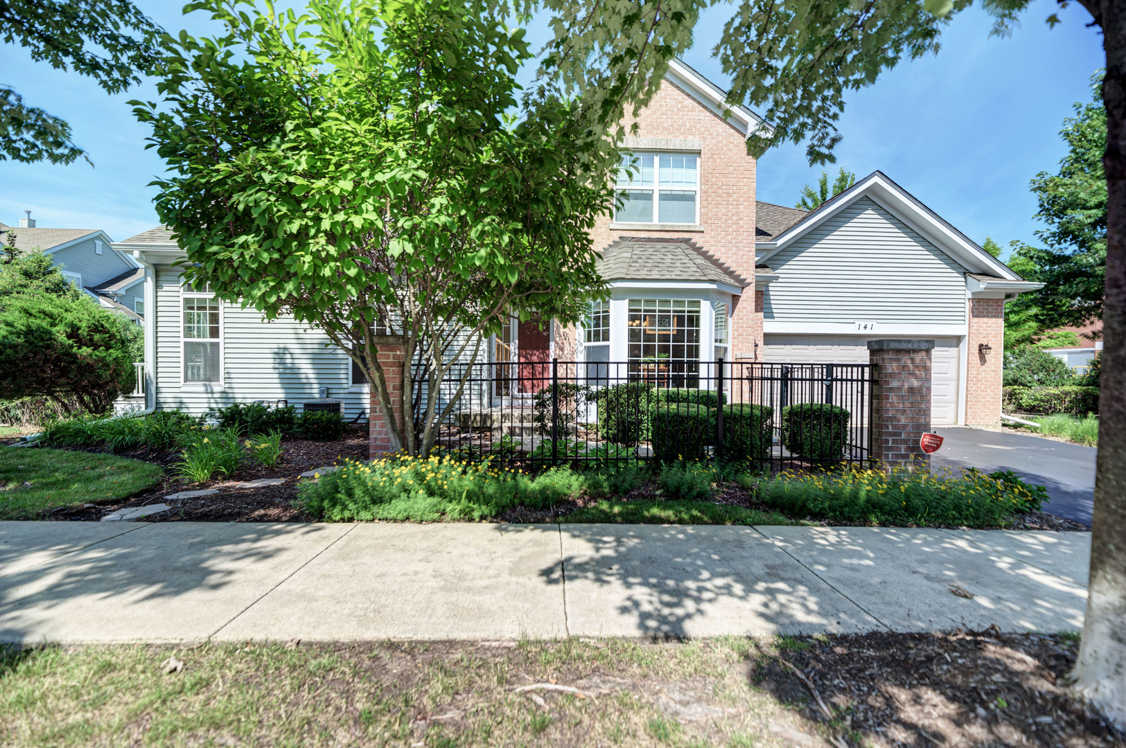 141 Hummingbird Way Bartlett, IL 60103 - Photo 2 of 41