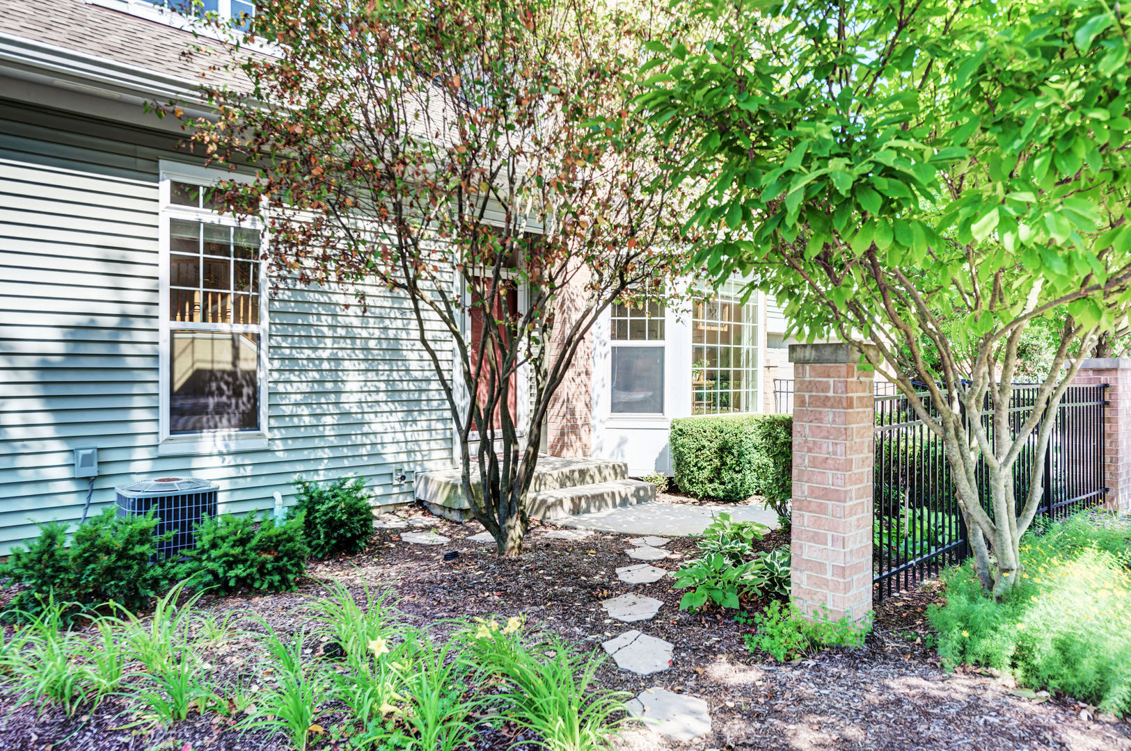 141 Hummingbird Way Bartlett, IL 60103 - Photo 3 of 41
