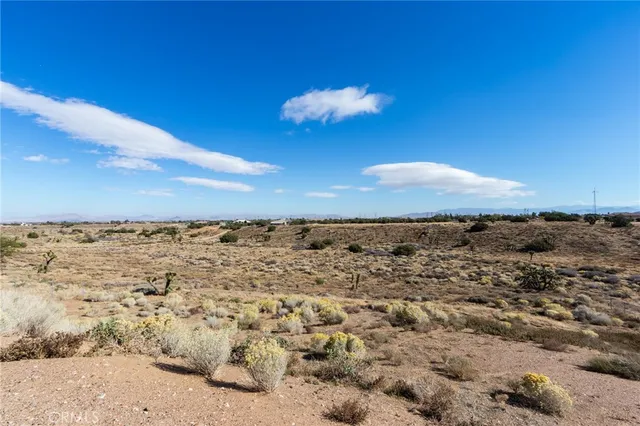 $636,986 | 8605 Cantel Court, Oak Hills, CA 92344