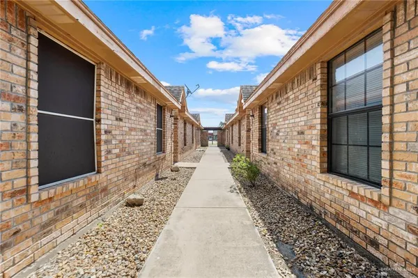 $900 | 1807 South Linden Street, Unit A, Pharr, TX 78577