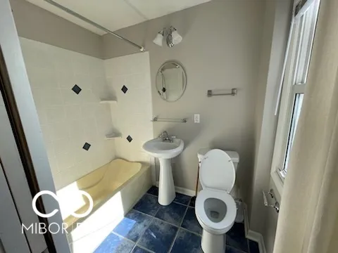 $1,795 | 5132 Carrollton Avenue, Indianapolis, IN 46205