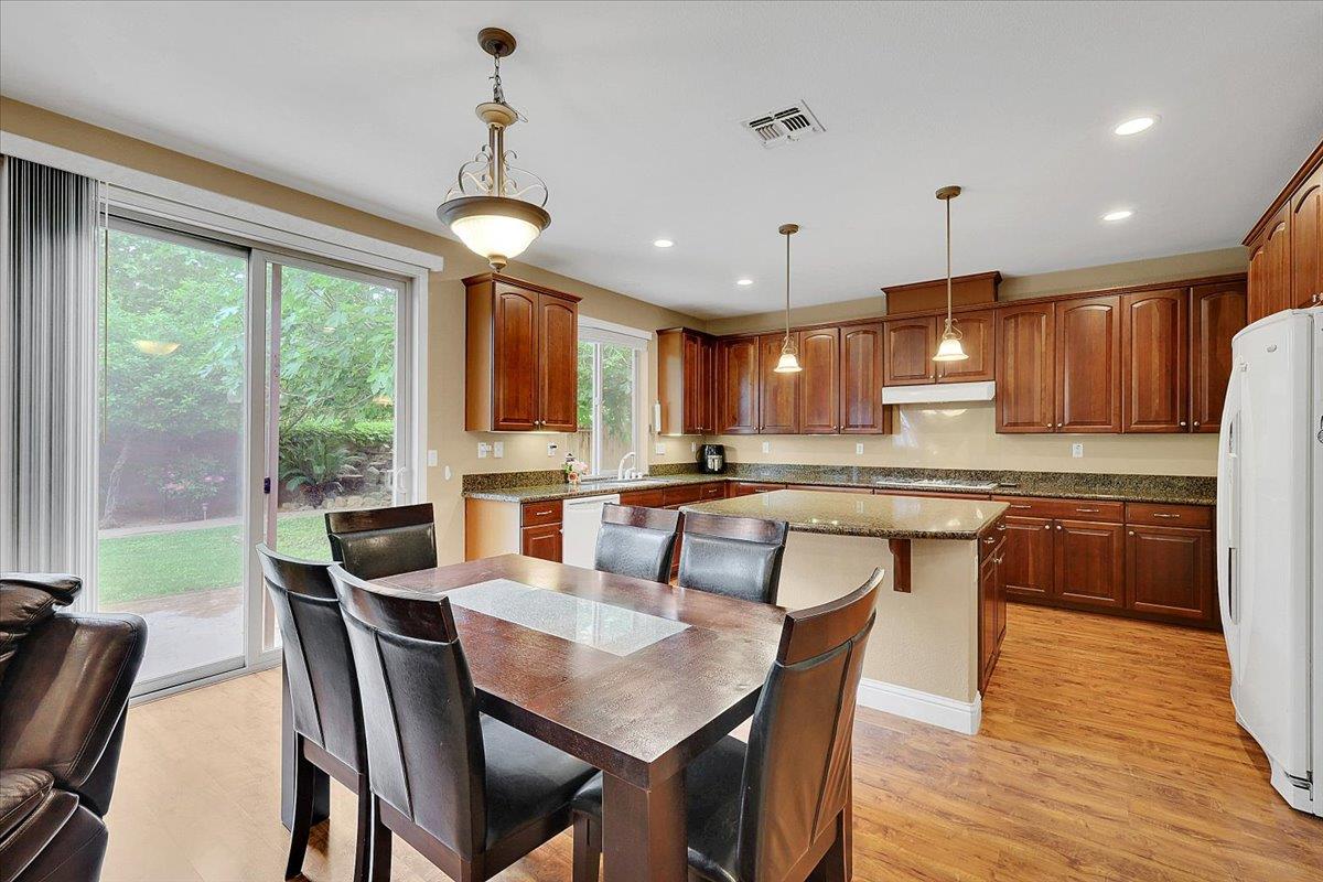 10022 Spring View Way Elk Grove, CA 95757 - Photo 21 of 54 Informal dining area