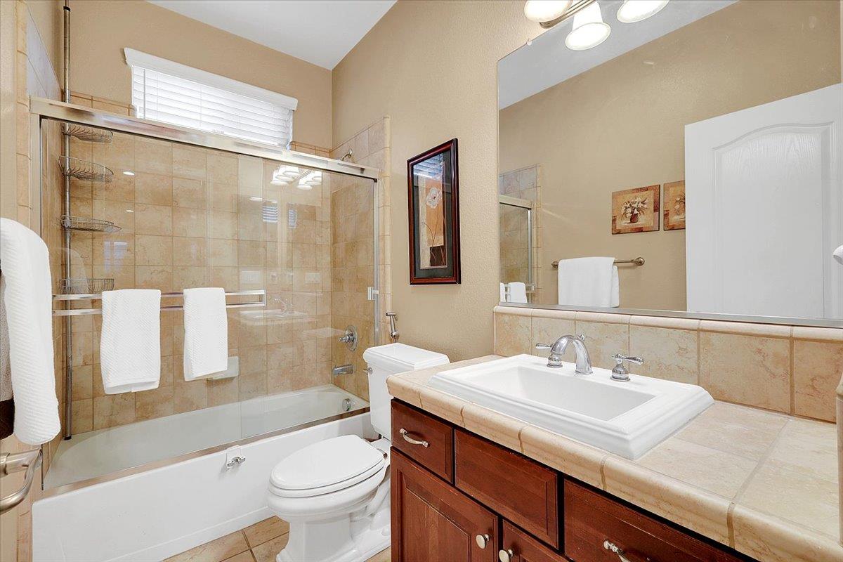 10022 Spring View Way Elk Grove, CA 95757 - Photo 50 of 54 Main level full guest bathroom