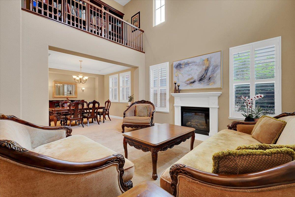 10022 Spring View Way Elk Grove, CA 95757 - Photo 7 of 54