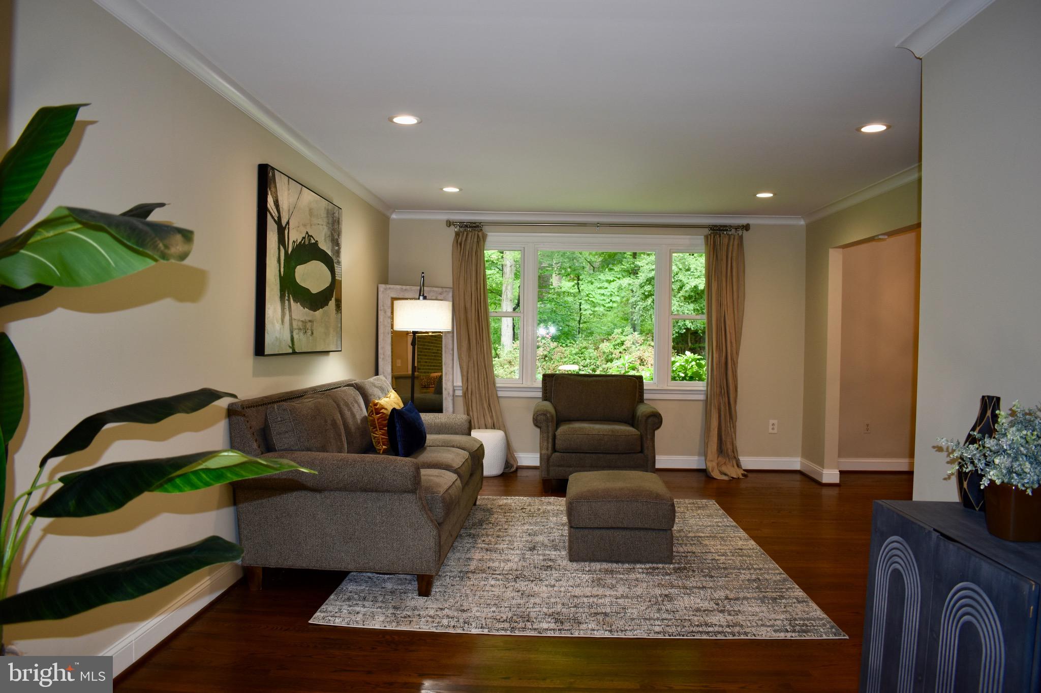5 Collingwood Garth Phoenix, MD 21131 - Photo 13 of 43 Living Room