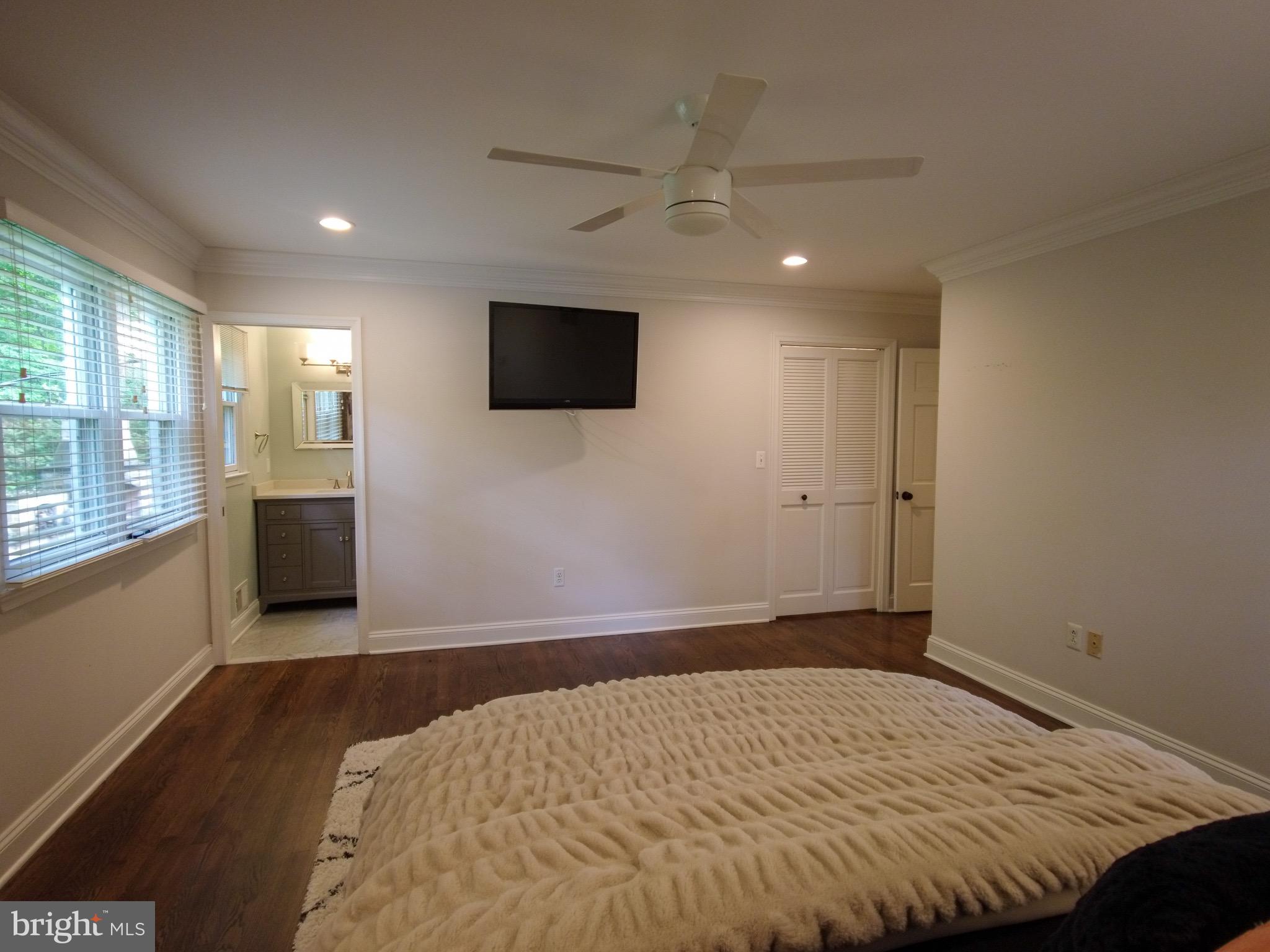 5 Collingwood Garth Phoenix, MD 21131 - Photo 17 of 43 Primary Suite