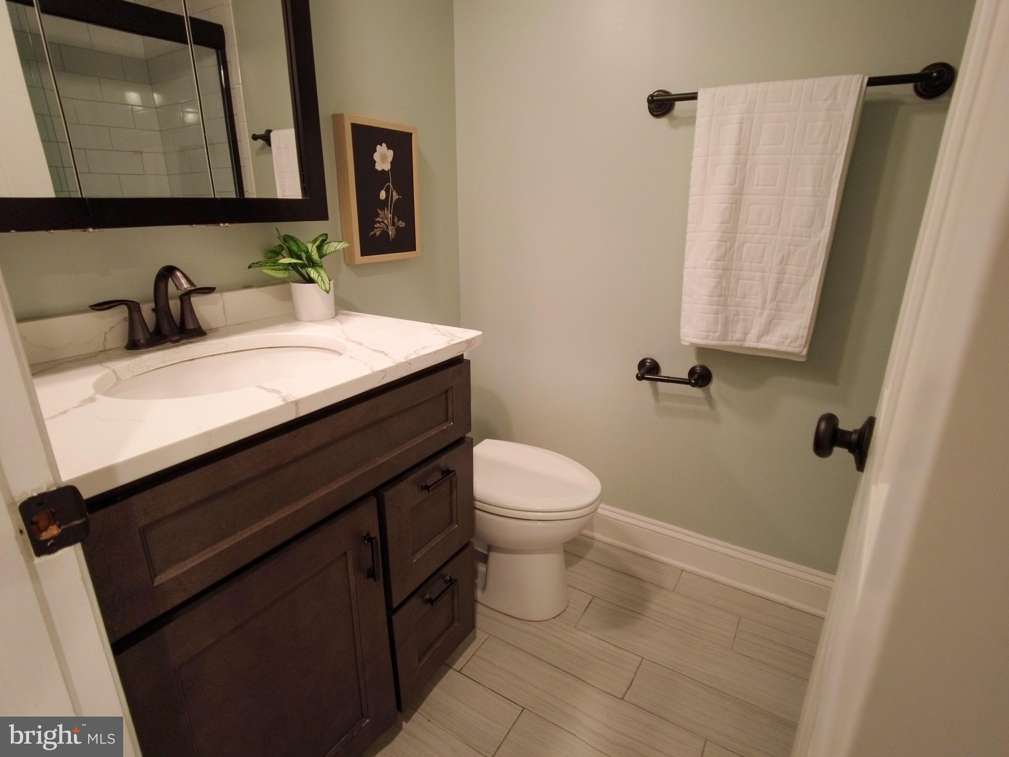 5 Collingwood Garth Phoenix, MD 21131 - Photo 24 of 43 Hall Bath