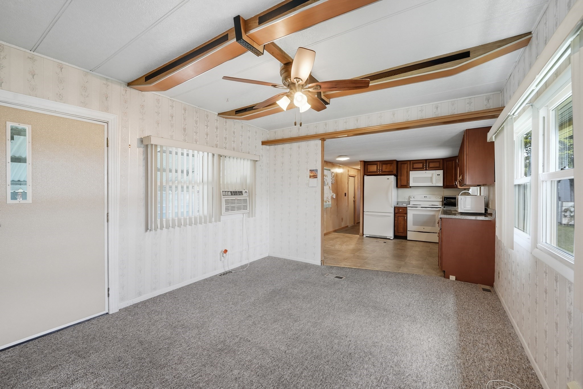 70 Shumway Street, Unit B12 Springfield, MA 01119 - Photo 2 of 20 Gallery Image 2