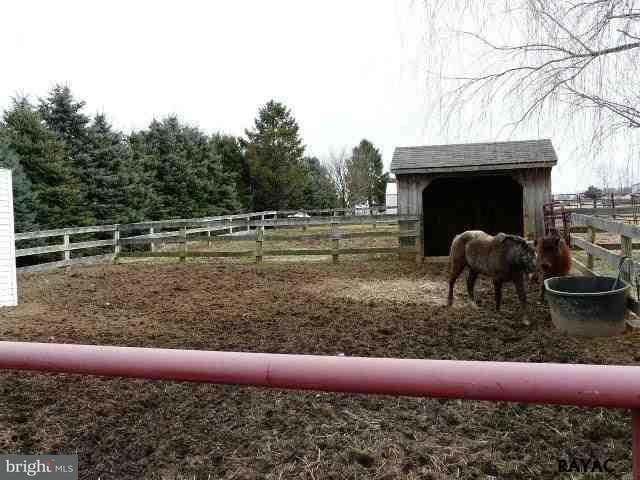 983 Richmond Road Windsor, PA 17366 - Photo 7 of 36