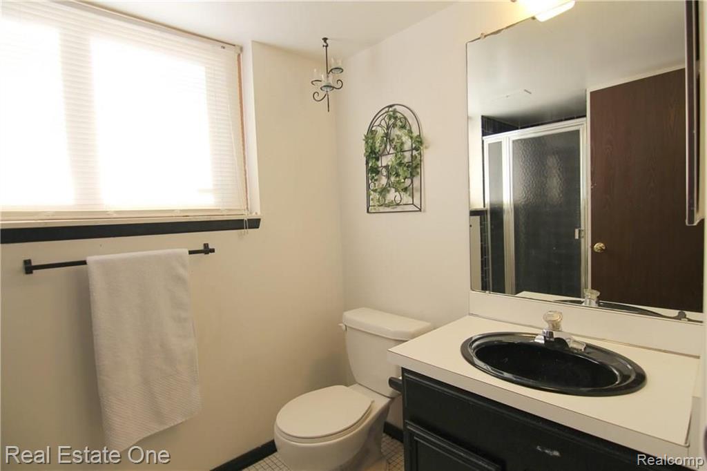46500 Maidstone Road Canton, MI 48187 - Photo 21 of 29