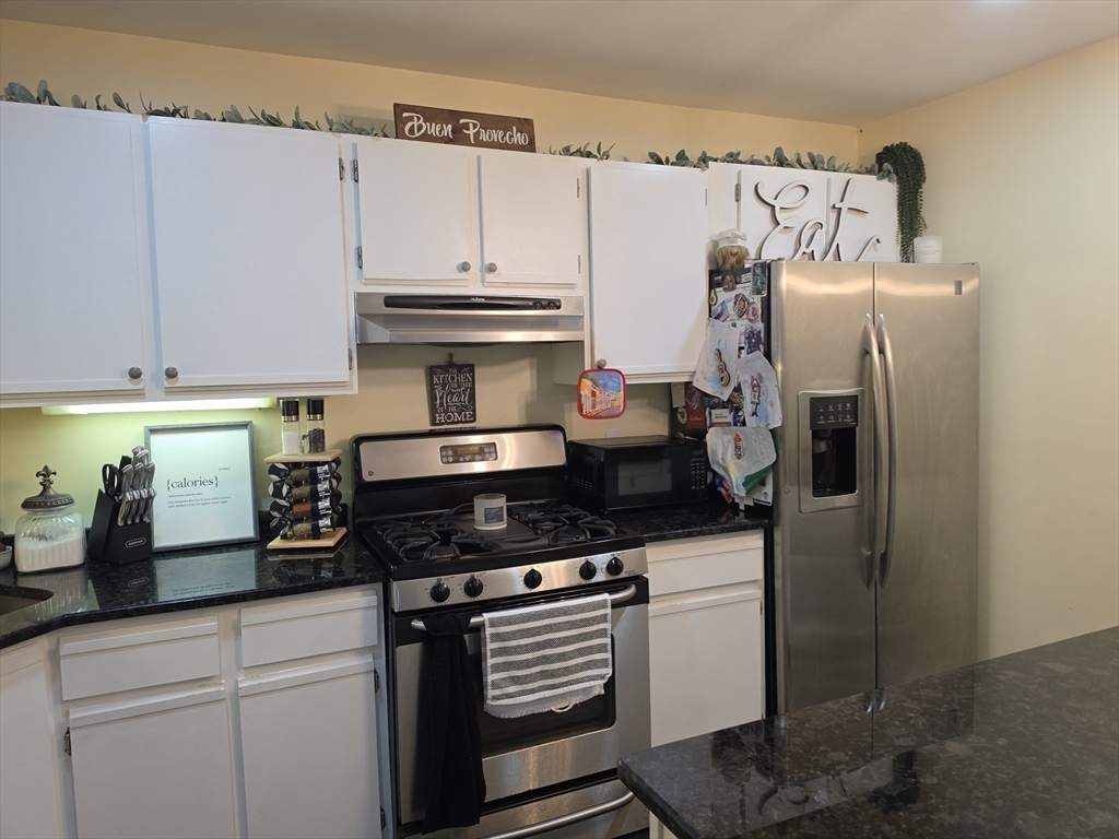 104 Johnson Road, Unit 406 Chicopee, MA 01022 - Photo 5 of 30