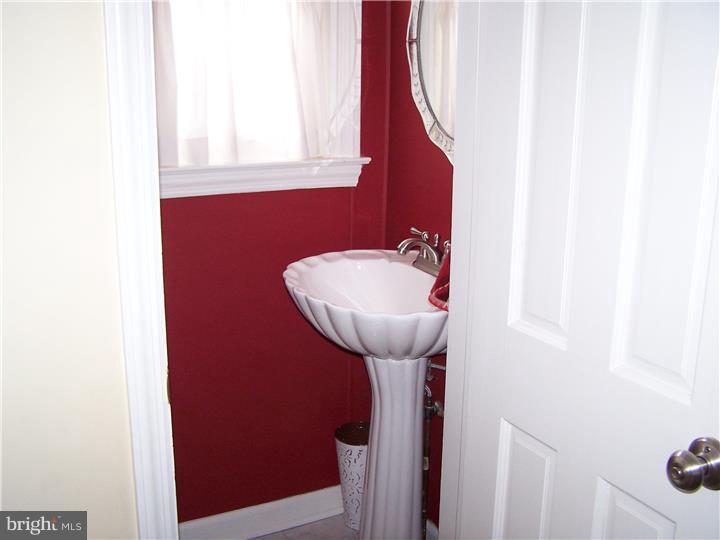 239 School Lane Springfield, PA 19064 - Photo 5 of 25 Half Bath