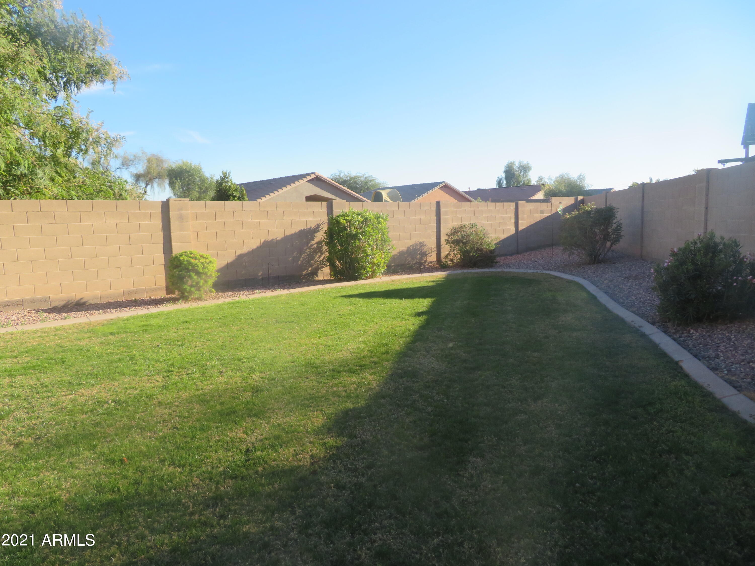13391 West Redfield Road Surprise, AZ 85379 - Photo 4 of 21 IMG_2091