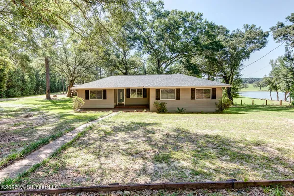 $189,000 | 152 McCastile Road, Carriere, MS 39426