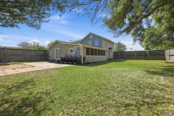 $2,800 | 301 Washington Avenue, Thibodaux, LA 70301