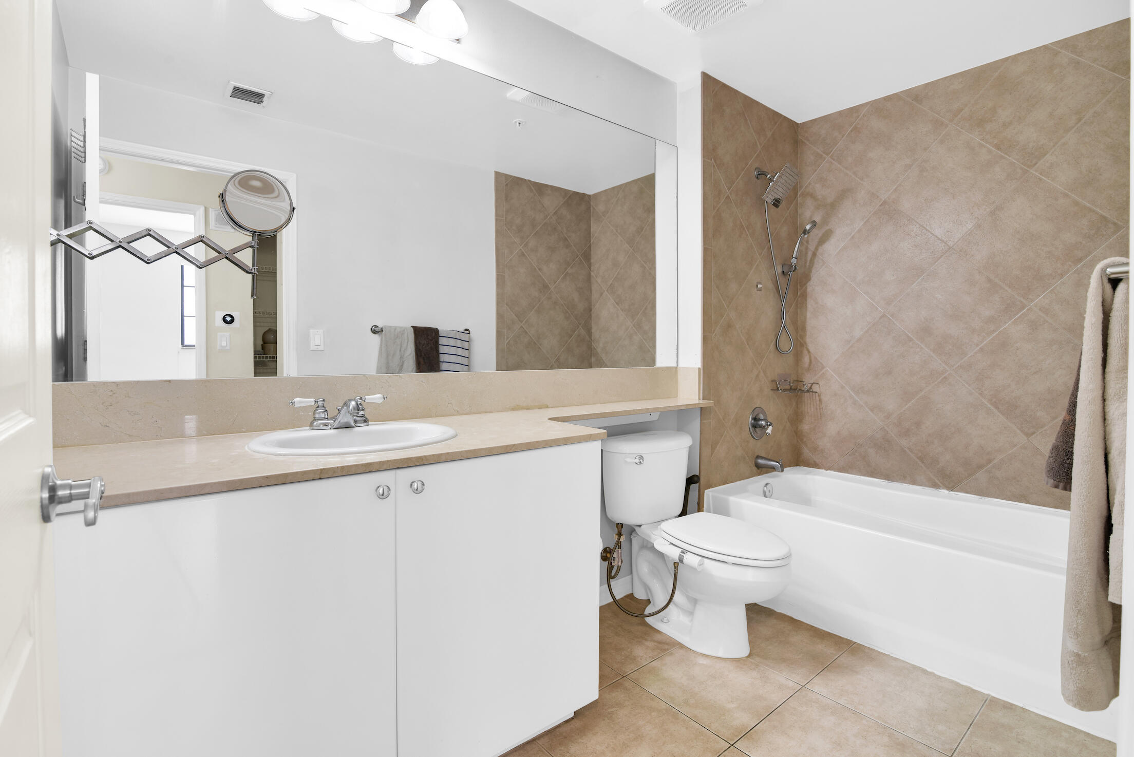 233 South Federal Highway, Unit 604 Boca Raton, FL 33432 - Photo 18 of 23 @BocaRatonStudio23