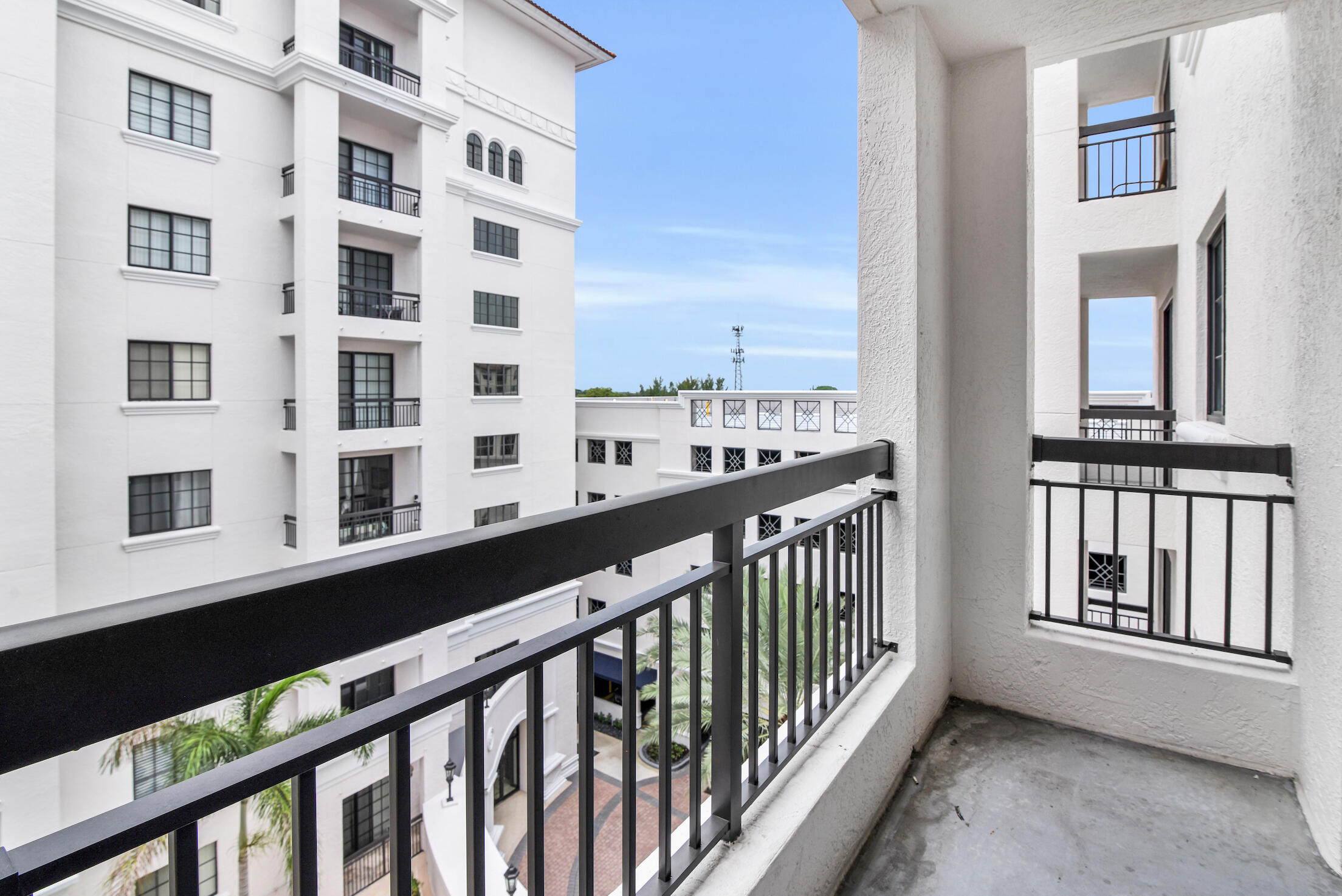 233 South Federal Highway, Unit 604 Boca Raton, FL 33432 - Photo 4 of 23 @BocaRatonStudio10