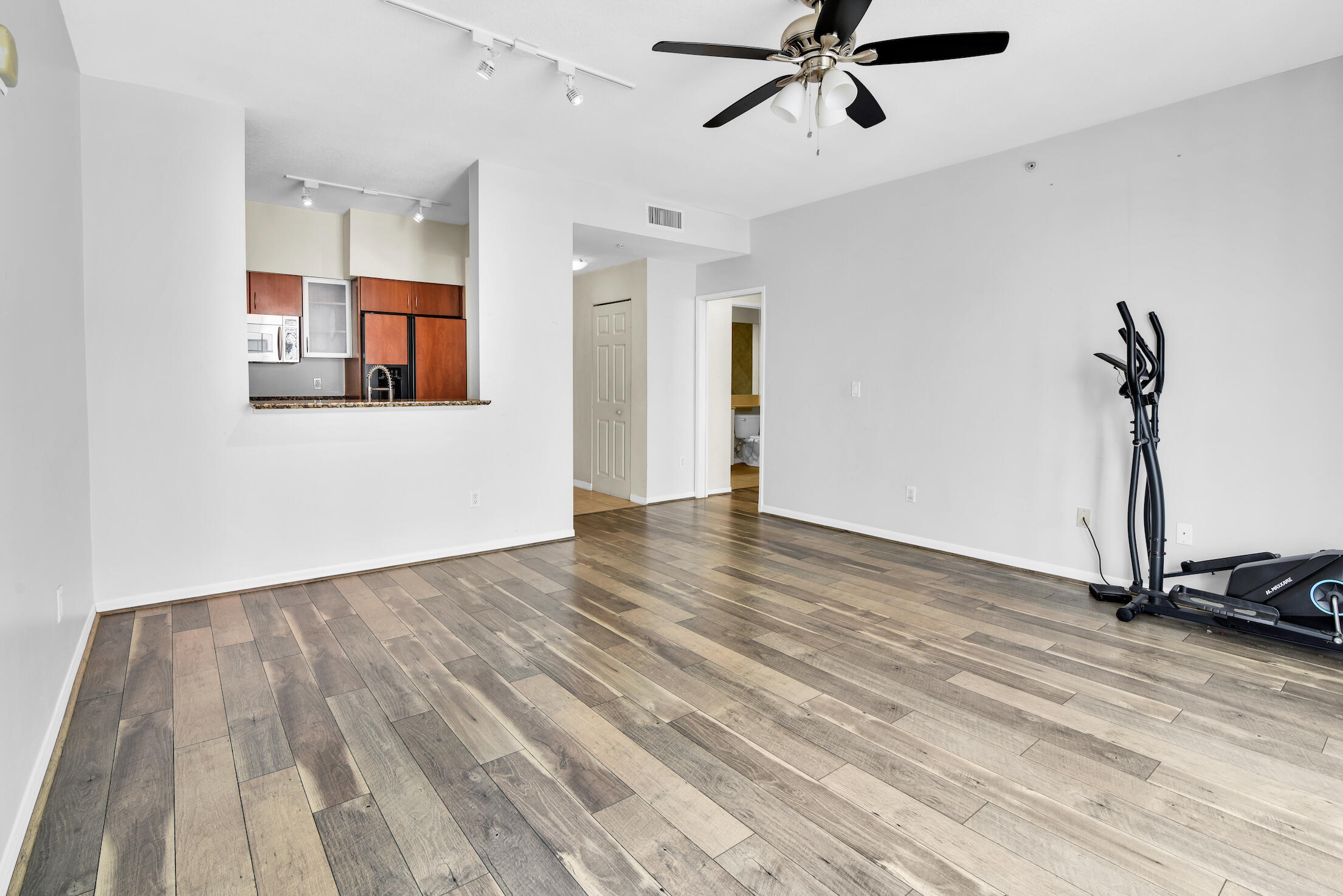 233 South Federal Highway, Unit 604 Boca Raton, FL 33432 - Photo 5 of 23 @BocaRatonStudio11